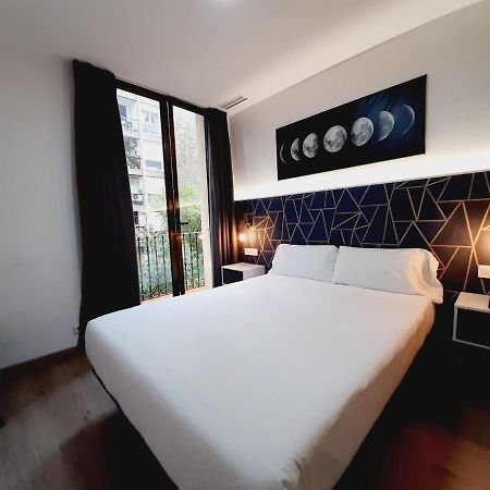Hostal Laia By Gaiarooms Barcelona Exteriör bild