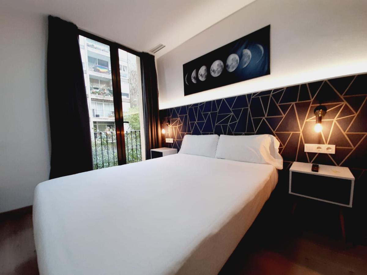 Hostal Laia By Gaiarooms Barcelona Exteriör bild